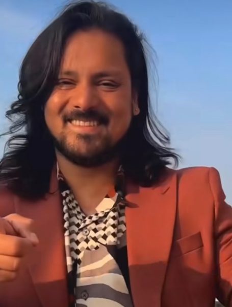 MAS QUE TU AMIGO NUEVO HIT MUSICAL.