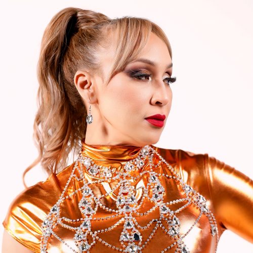 Mery EMe estrena su nuevo éxito “Quién Cura” del Álbum “Mil Amores”