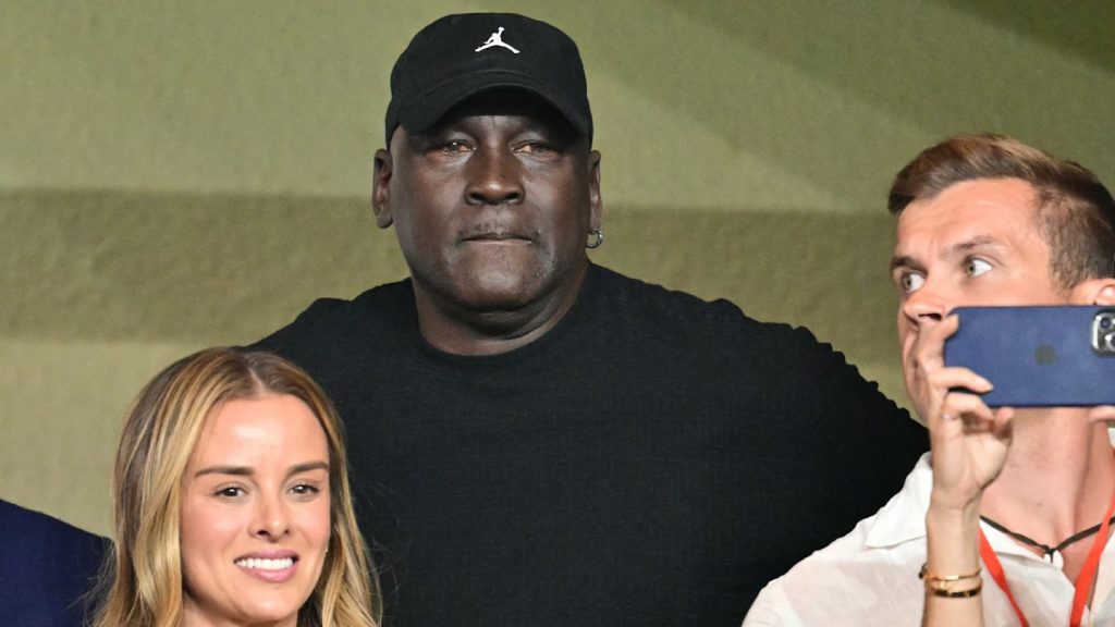 Michael Jordan fue el invitado de lujo del juego Mónaco vs. FC Barcelona