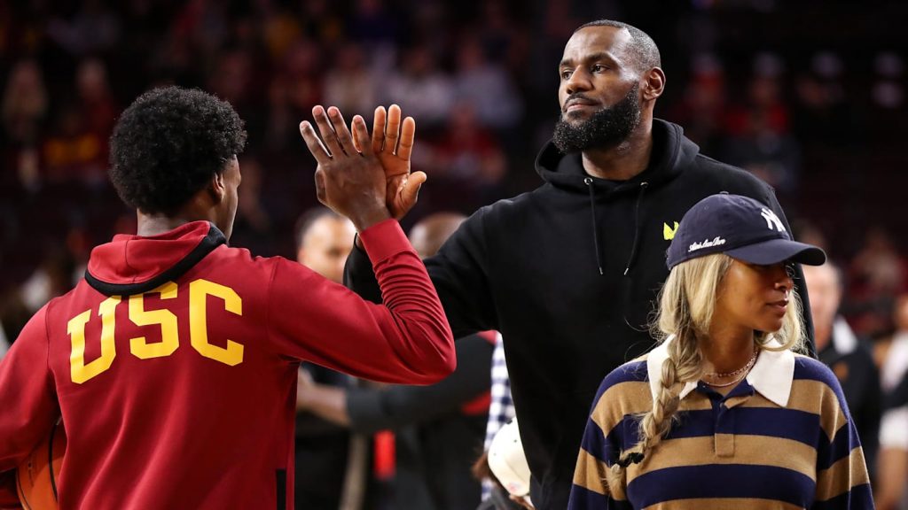 Aseguran que LeBron James y Bronny jugarán juntos en el debut de Lakers en la 2024-25