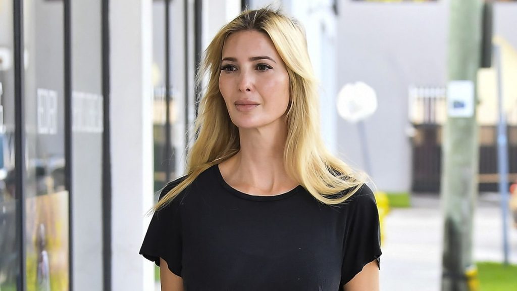 Ivanka Trump comparte un vistazo de su rutina matutina usando pantalones cortos de pijama