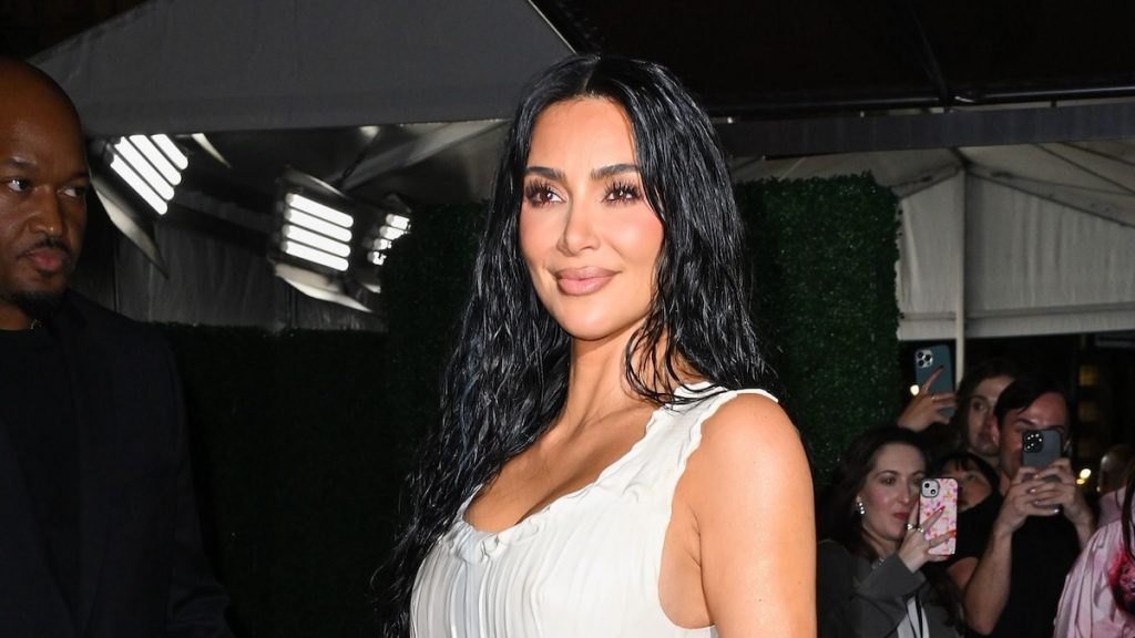 La última sesión de fotos de Kim Kardashian provocó comparaciones con una mujer nativa americana