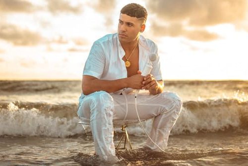 Moa Rivera se posiciona en los primeros lugares con el tema “Déjame”