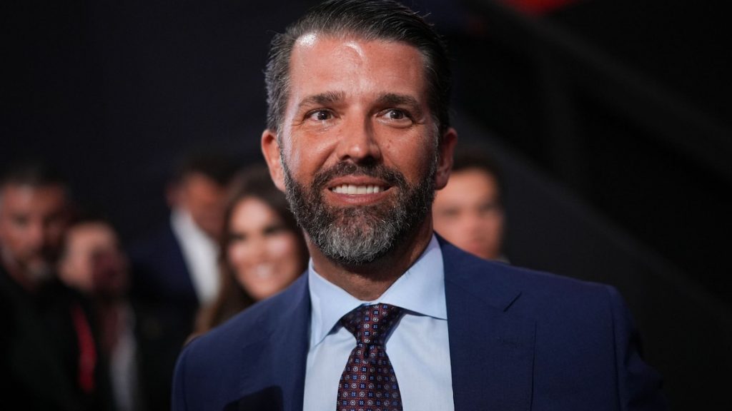 Donald Trump Jr. bromea tras la ausencia de Barron Trump del evento de criptomonedas: 'Ahora soy como el viejo boomer'