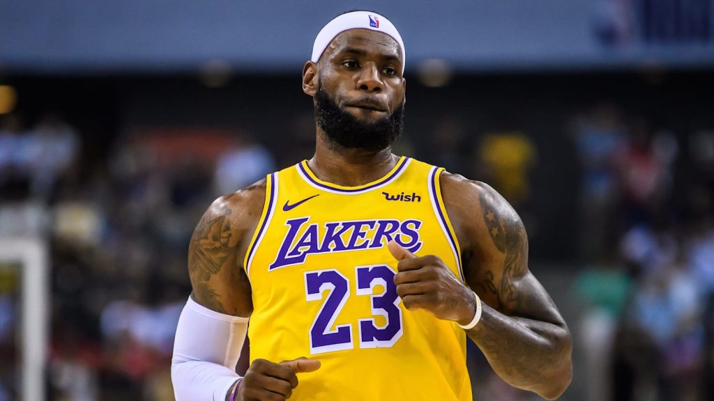 LeBron James desmiente reporte y revela por qué firmó con los Lakers en 2018