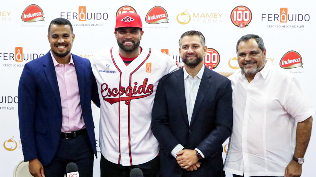 Así fue el debut de Albert Pujols como manager de los Leones del Escogido