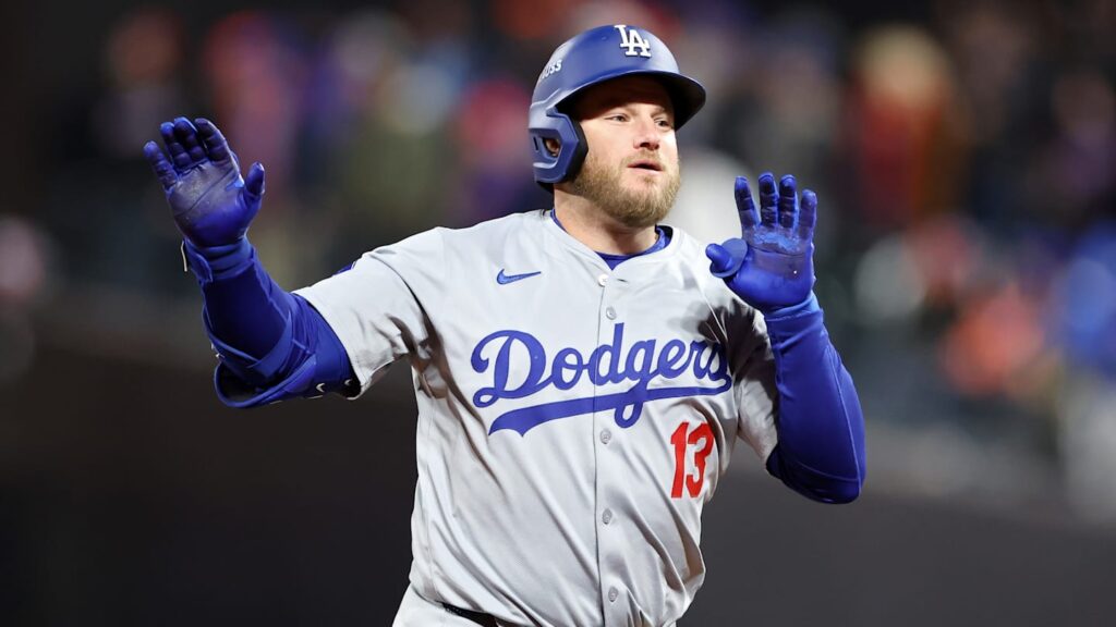 Max Muncy rompe récord de David Ortiz de apariciones seguidas embasándose en playoffs