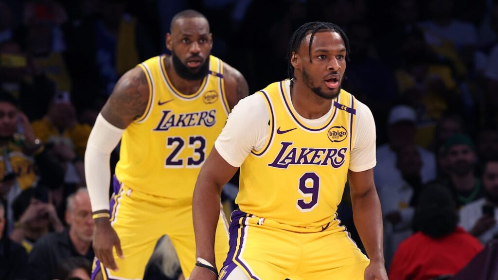 Demandan a LeBron y Bronny James por un accidente de tránsito de 2022