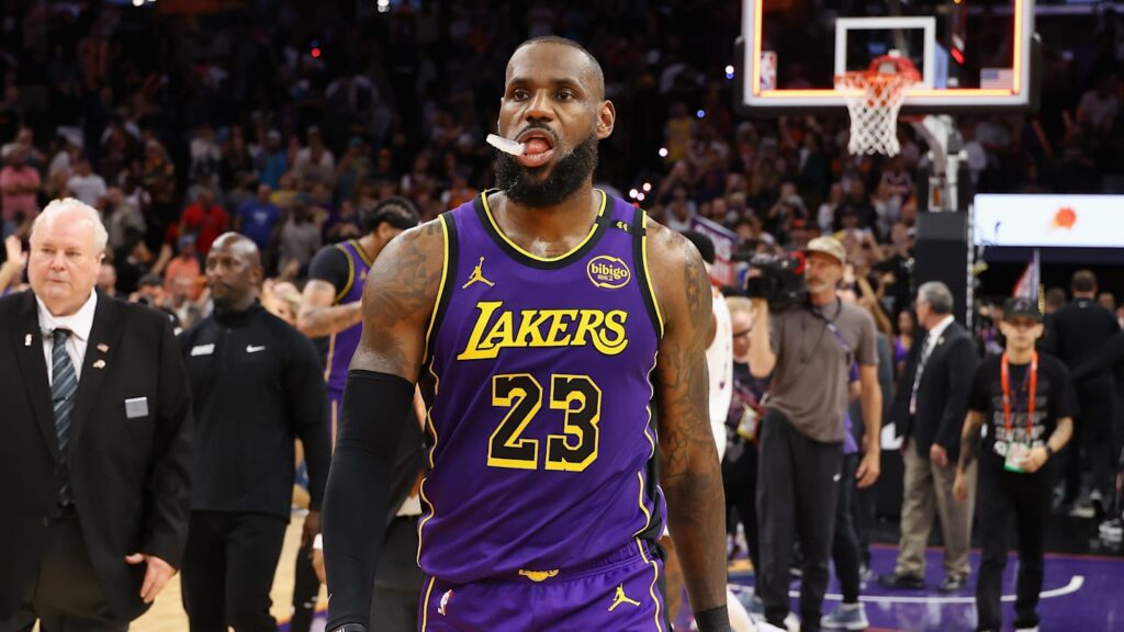 ¿Por qué LeBron James falló intencionalmente un tiro libre ante Suns?