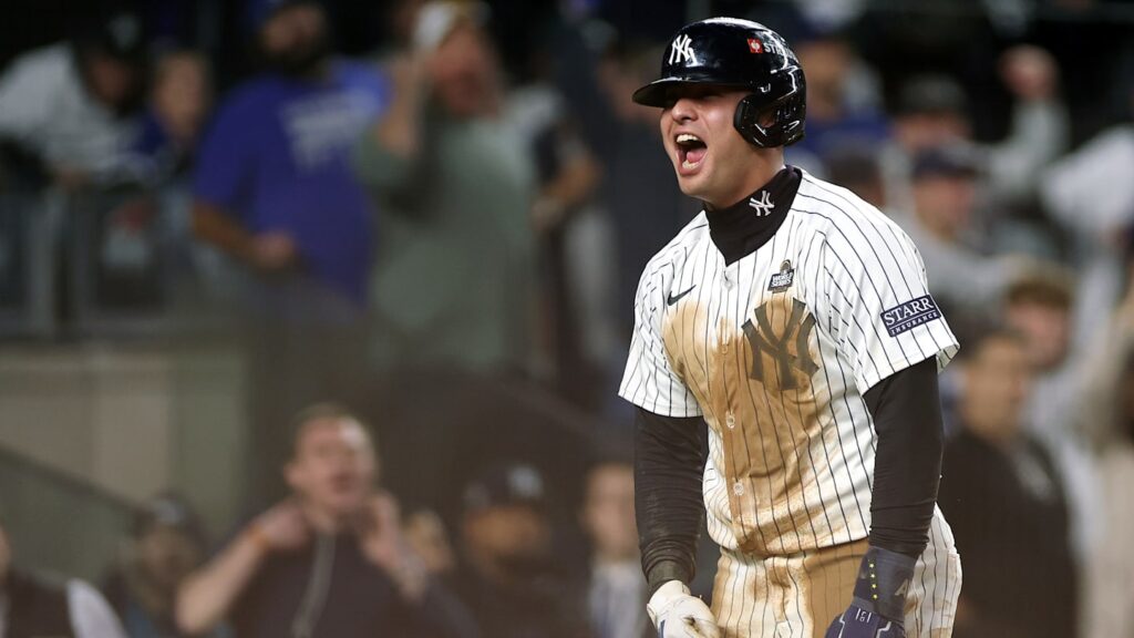 Derek Jeter bendice a Anthony Volpe por ser el héroe de los Yankees en el Juego 4