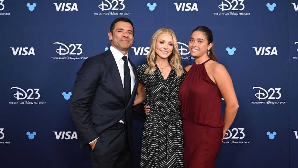 Lola, la hija de Kelly Ripa y Mark Consuelos, abraza la independencia lejos de su hogar familiar