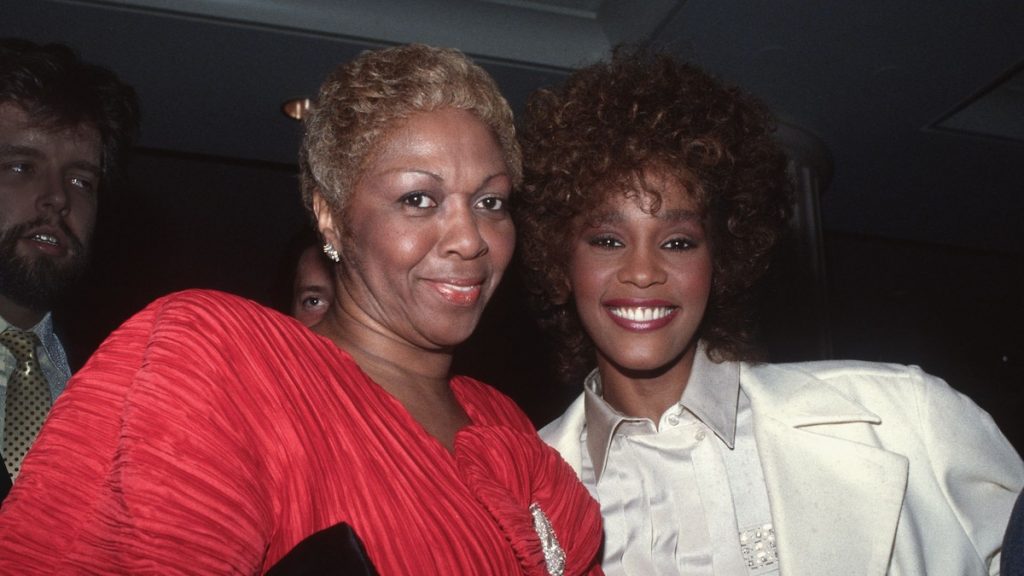 Cissy Houston, leyenda del gospel ganadora del Grammy y madre de Whitney Houston, muere a los 91 años