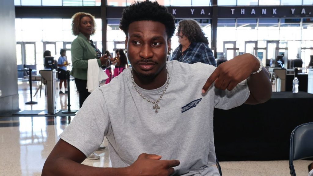 Grizzlies: Jaren Jackson se lesiona el tendón de la corva en el primer entrenamiento