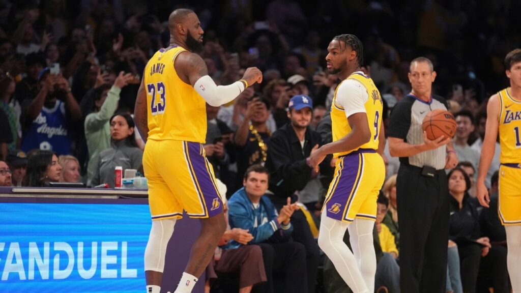 LeBron James y Bronny hacen historia al jugar juntos en la duela con Lakers