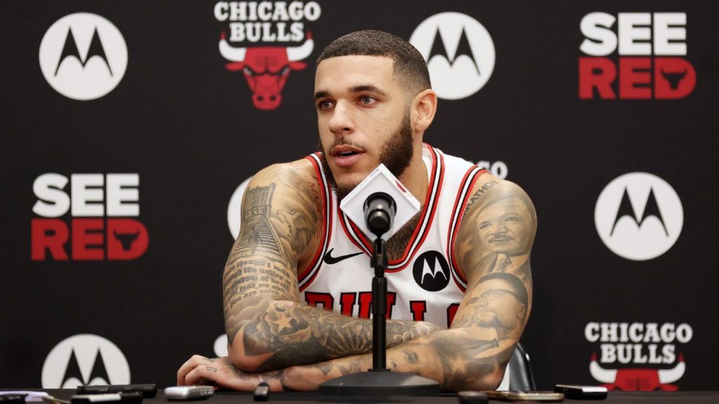 Lonzo Ball dice que su objetivo es estar listo para el partido inaugural de los Bulls