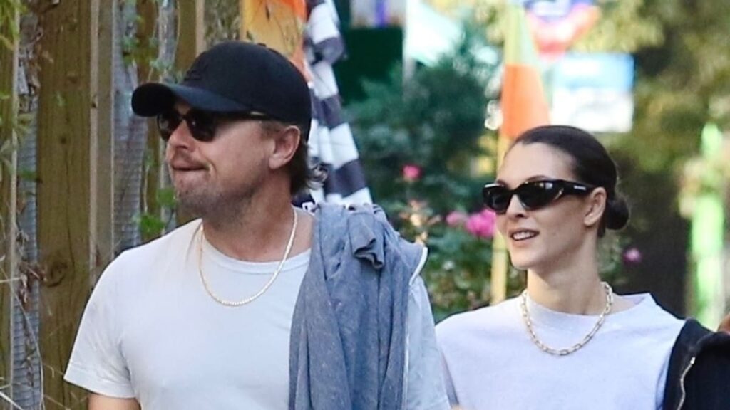 Leonardo DiCaprio y Vittoria Ceretti presentan a su nuevo bebé peludo