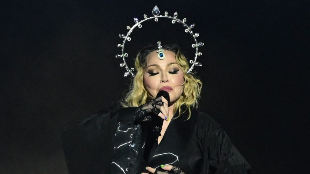 El hermano de Madonna, Christopher Ciccone, murió meses después de que la cantante perdiera a su madrastra y a su hermano mayor a causa del cáncer.