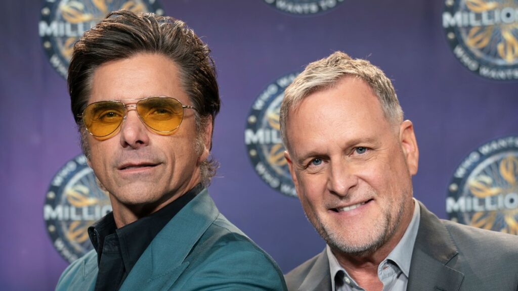 El controvertido momento de la calva de John Stamos es defendido por su amigo cercano Dave Coulier