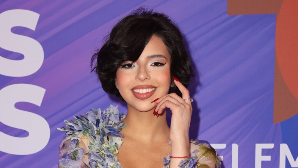 Ángela Aguilar revela cómo responde a las críticas; “La gente dirá lo que no sabe”