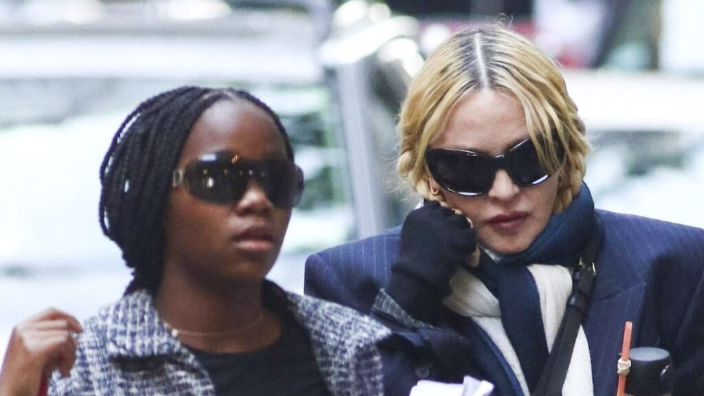 Madonna y sus gemelas disfrutan de Nueva York en medio de la noticia de que ella vuelve a ser mujer soltera