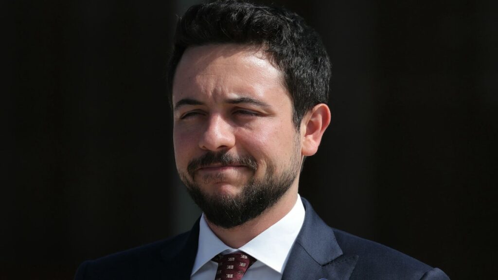 La hija del príncipe heredero Hussein y la princesa Rajwa protagoniza una adorable foto de padre e hija