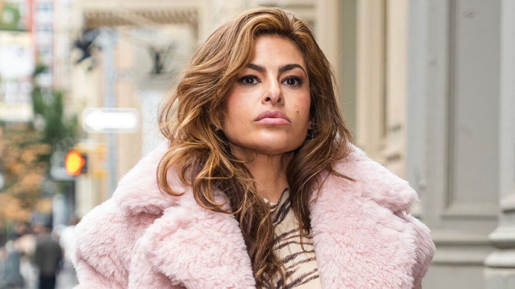 Eva Mendes presenta al nuevo y adorable miembro de la familia de su familia