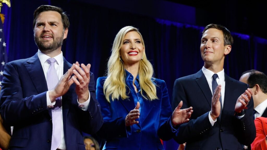 Ivanka Trump hace un regreso elegante para el discurso de victoria de Donald Trump en 2024