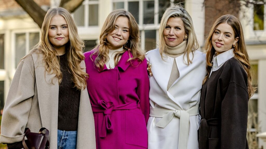 Las tres hijas de la reina Máxima y el rey Willem-Alexander se reúnen para nuevas fotos familiares