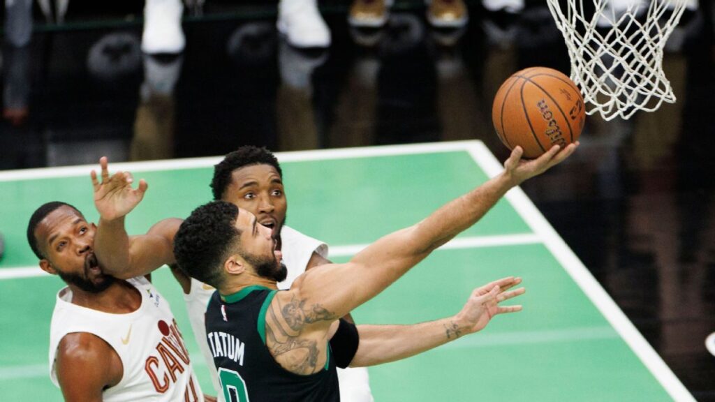 Campeón Celtics acabó con el invicto de 15-0 de Cavs