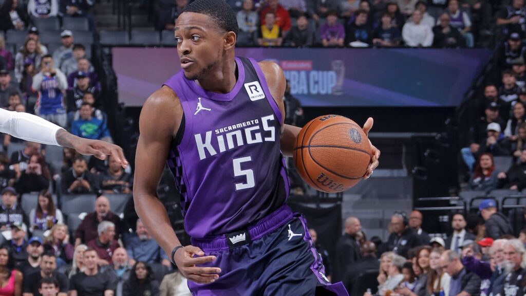 De’Aaron Fox anota 60 puntos, un récord de los Kings