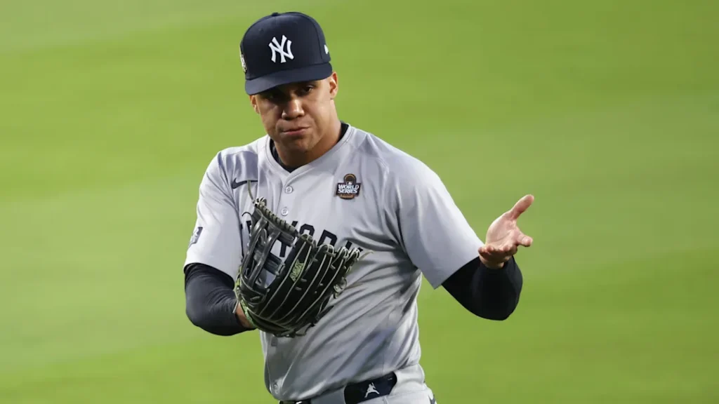Juan Soto comienza a seguir a los Yankees y a los jugadores de los Mets en las redes Juan Soto comienza a seguir a los Yankees y a los jugadores de los Mets en las redes