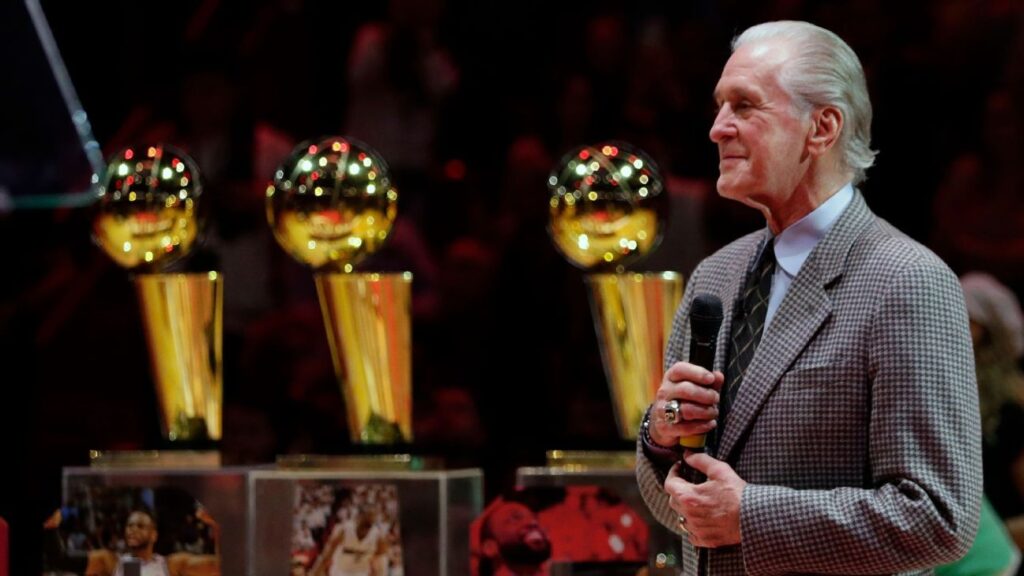 Lakers rendirán homenaje al exentrenador Pat Riley con estatua