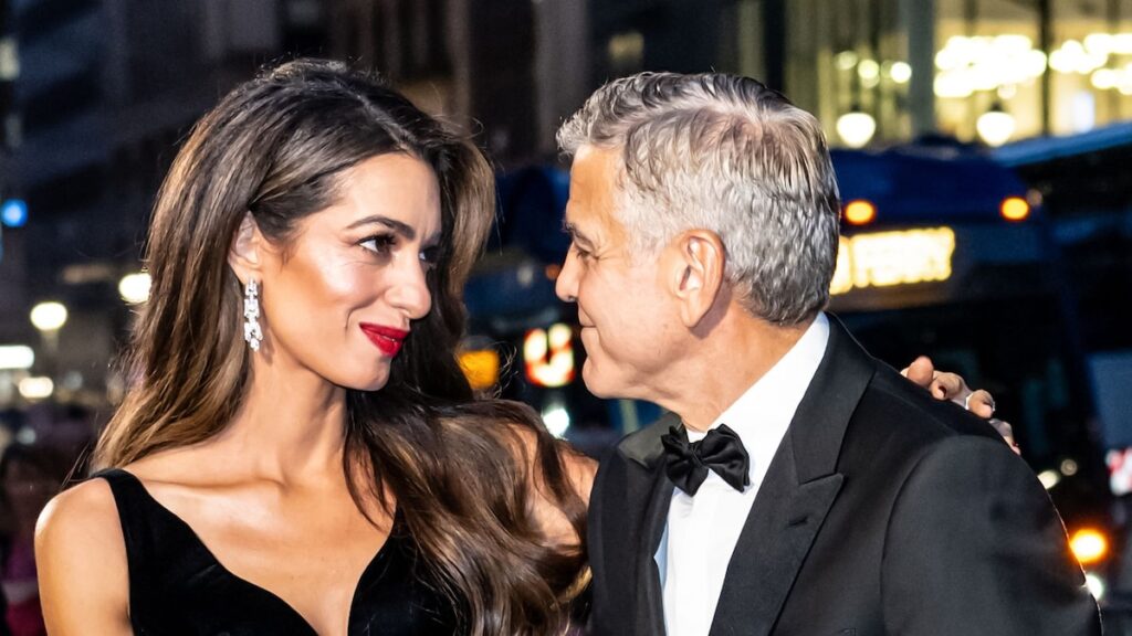 George y Amal Clooney vistos en Saint-Tropez tan enamorados como siempre