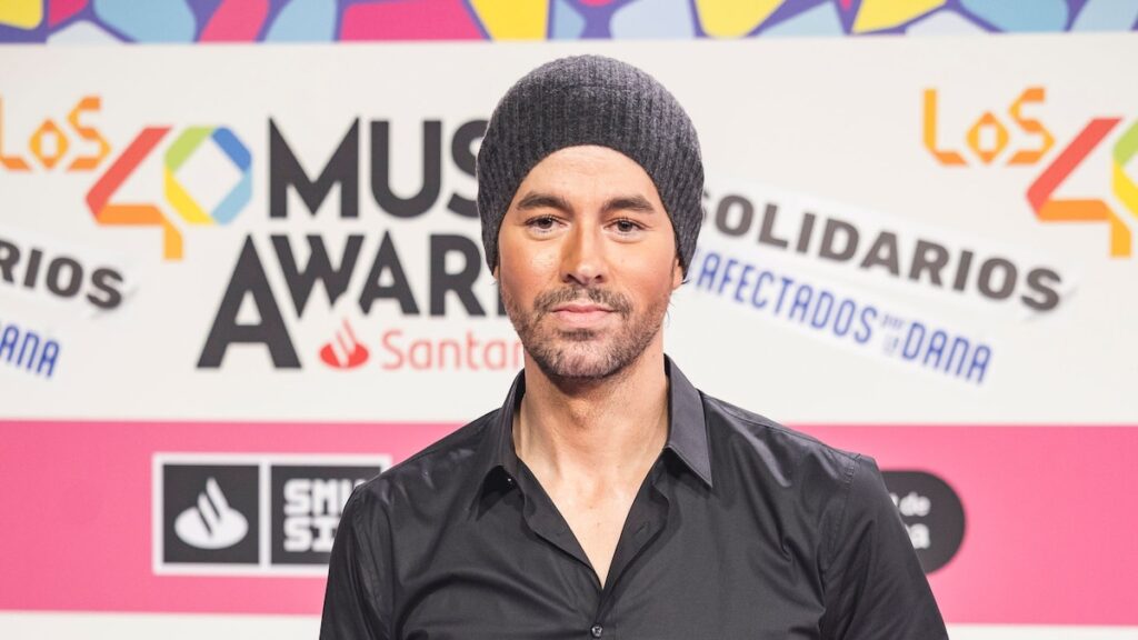 Enrique Iglesias regresa a España y se sincera sobre su familia