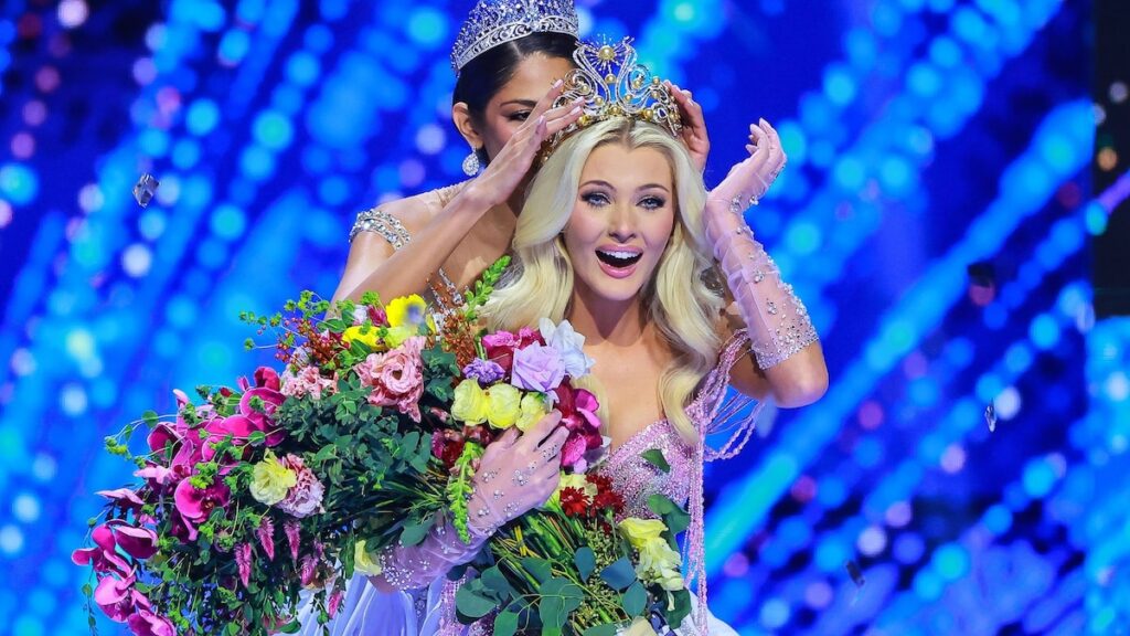 Miss Dinamarca Victoria Kjær Theilvig ganó la 73ª edición del certamen anual Miss Universo