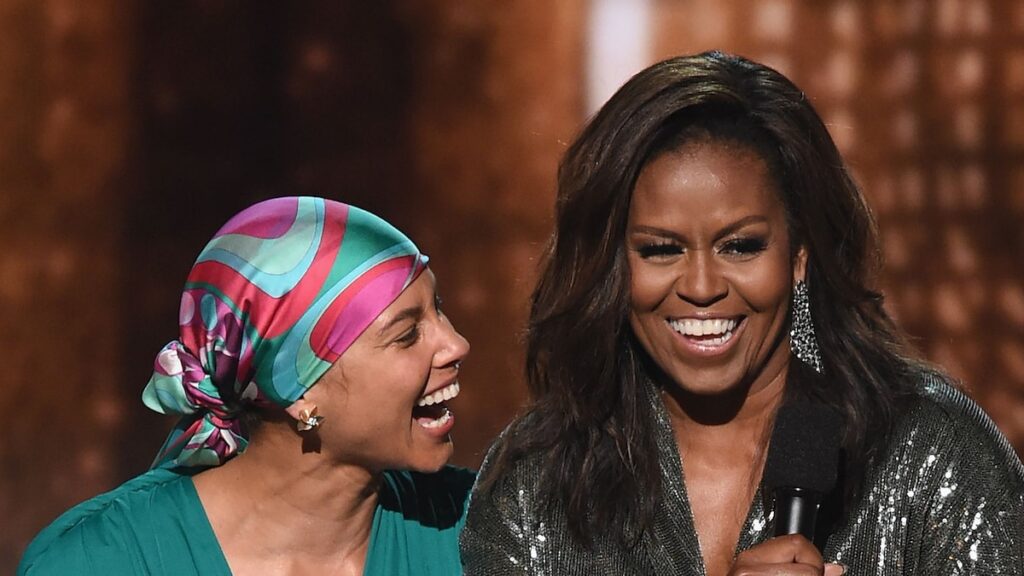 Alicia Keys y Michelle Obama deslumbran en traje mientras comparten un mensaje inspirador Alicia Keys y Michelle Obama deslumbran en traje mientras comparten un mensaje inspirador