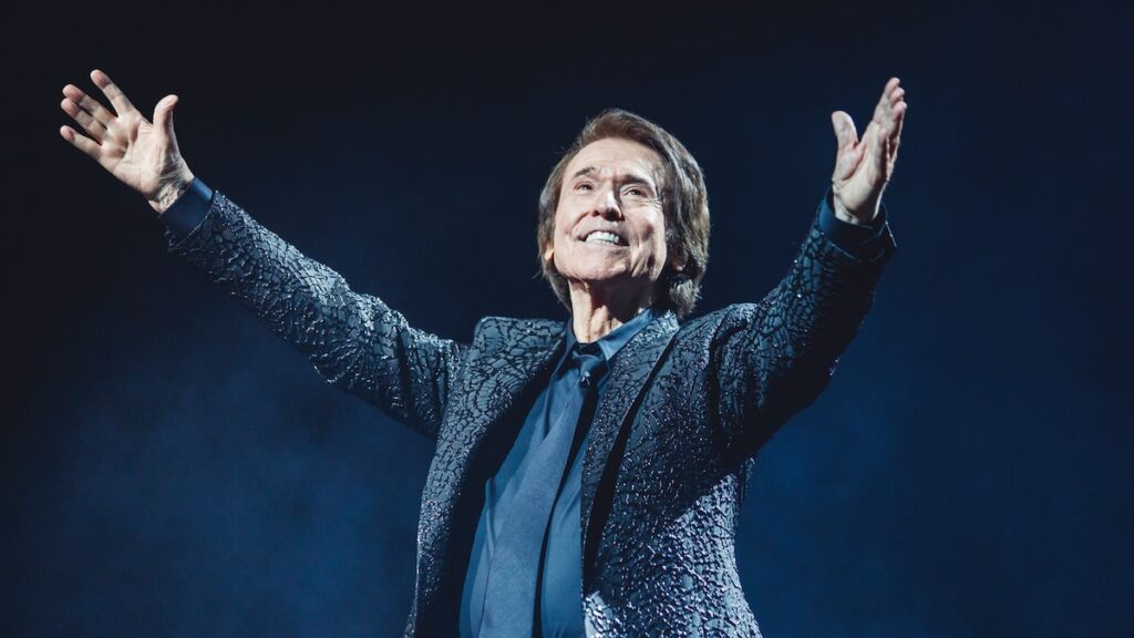 El icónico cantante de la música española Raphael es diagnosticado con cáncer cerebral