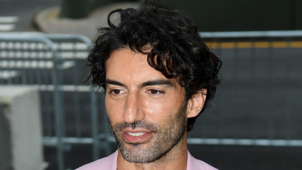 La copresentadora de “Man Enough” de Justin Baldoni, Liz Plank, anuncia su salida