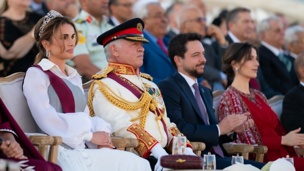 La reina Rania de Jordania comparte foto familiar y mensaje para el Año Nuevo