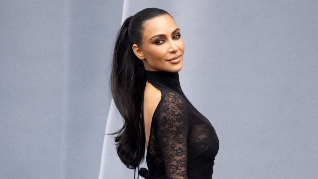 ¿Kim Kardashian está copiando a Bianca Censori? Su último look revelador en Los Ángeles ¿Kim Kardashian está copiando a Bianca Censori? Su último look revelador en Los Ángeles