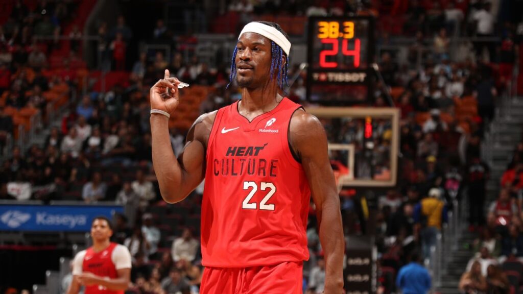 Fuentes: Suns, Mavericks, Rockets, Warriors en la lista de traspasos de Jimmy Butler