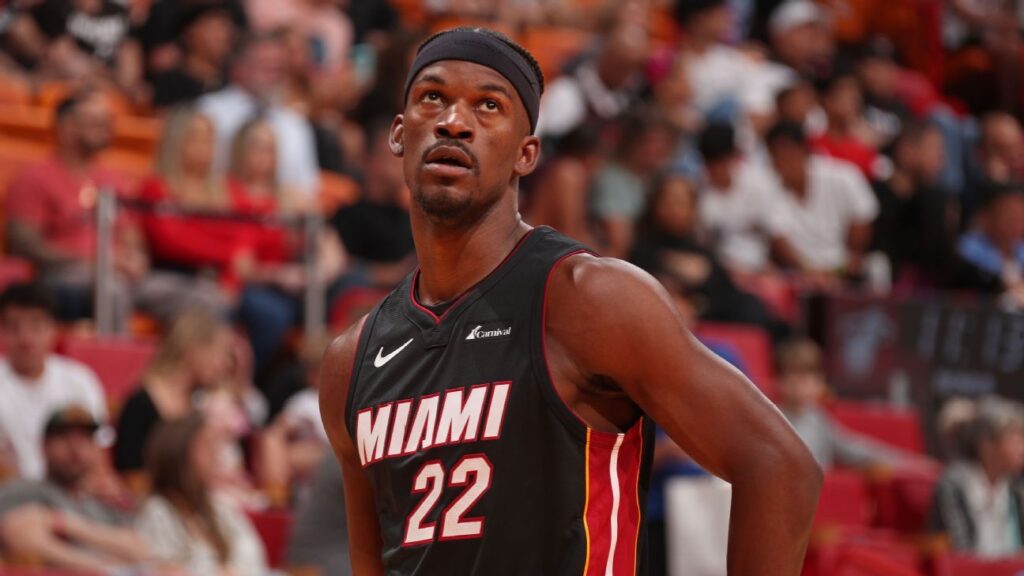 Jimmy Butler prefiere ser transferido a continuar en Miami Heat, según fuentes