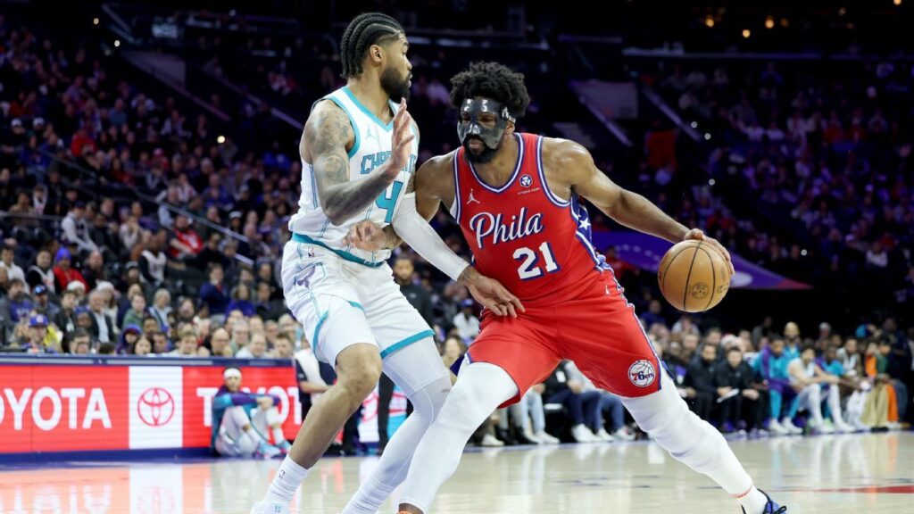 Joel Embiid reaparece con 76ers y cifra 34 puntos ante Hornets Joel Embiid reaparece con 76ers y cifra 34 puntos ante Hornets