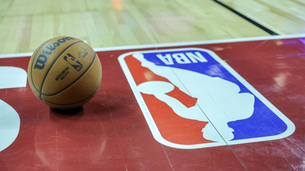 NBA reprograma nueve juegos por fuegos y tormenta de hielo