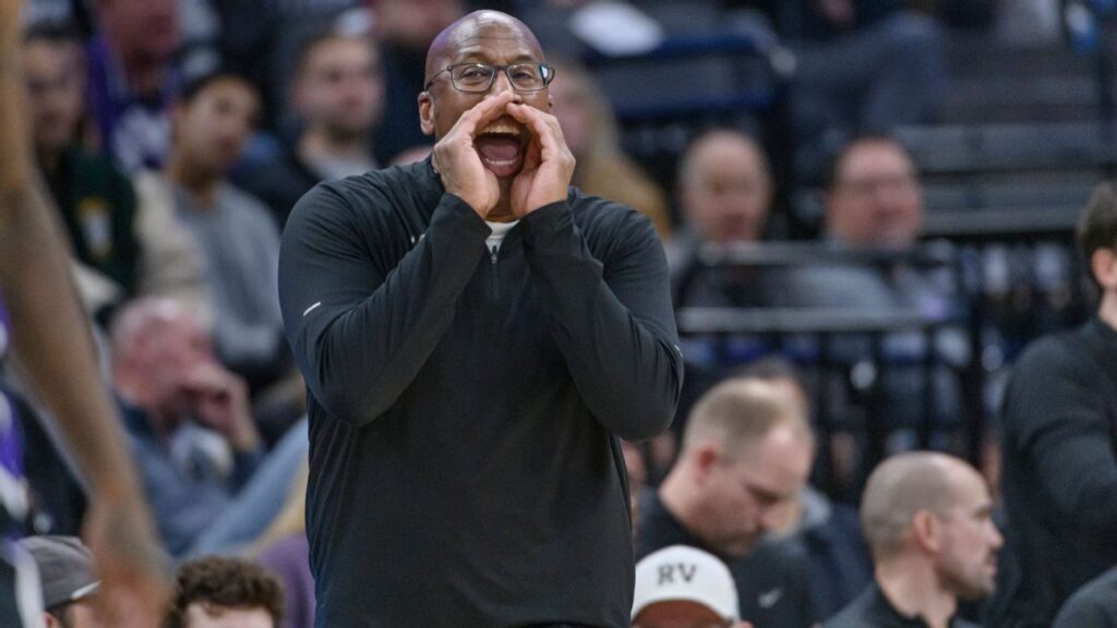 Sacramento Kings desprecian al entrenador Mike Brown