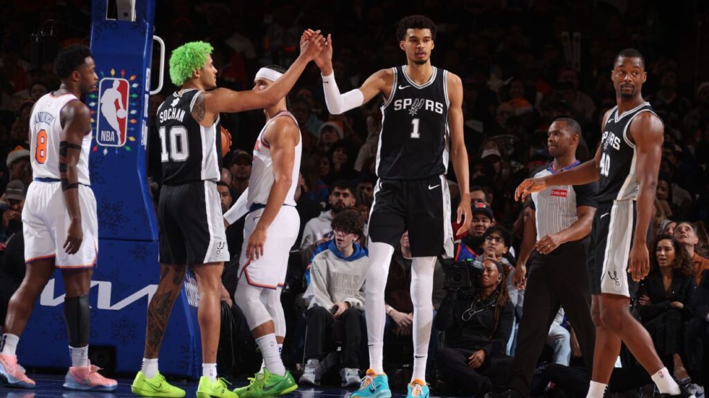 Victor Wembanyama anotó 42 puntos en su debut el día de Navidad.