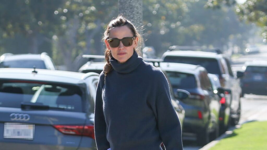 Jennifer Garner desata rumores de compromiso con nuevo anillo