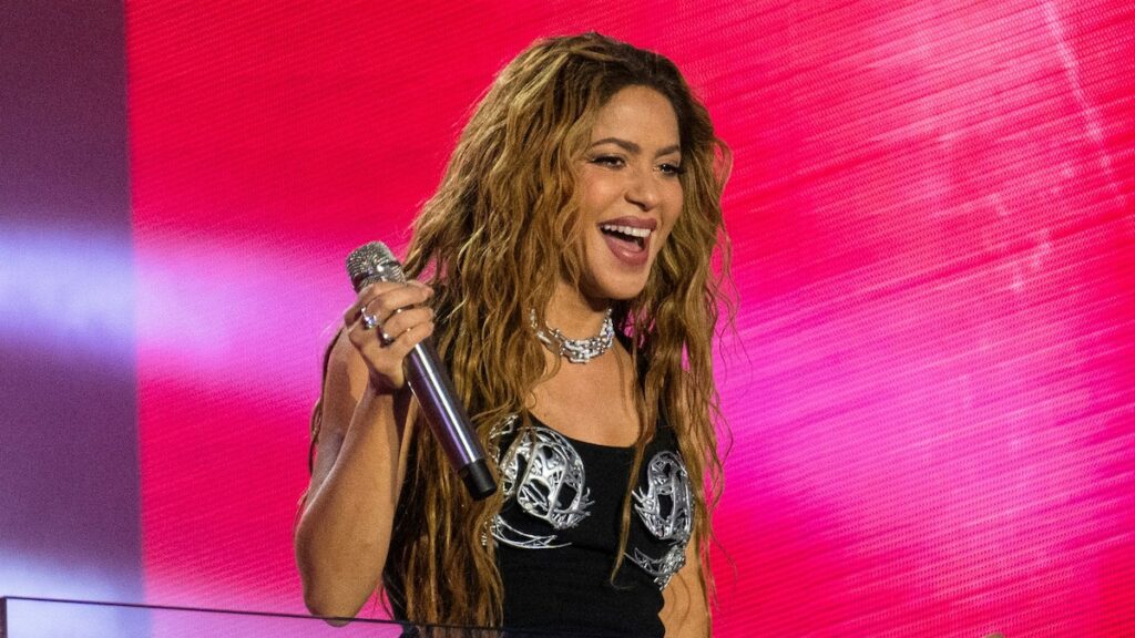 Shakira llega a México para un derroche de amor: MIRA