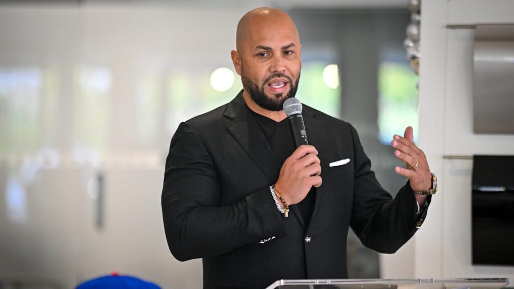 Carlos Beltrán se quedó esperando con su familia la exaltación al Salón de la Fama