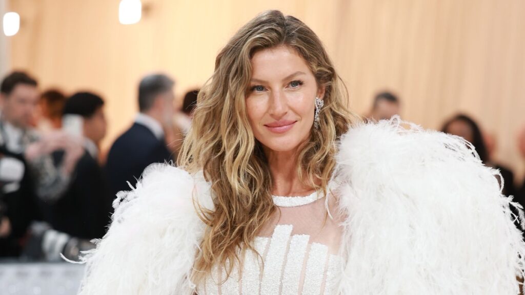 Gisele Bündchen muestra su bulto de bebé en impresionantes fotos nuevas a medida que se acerca la fecha de vencimiento